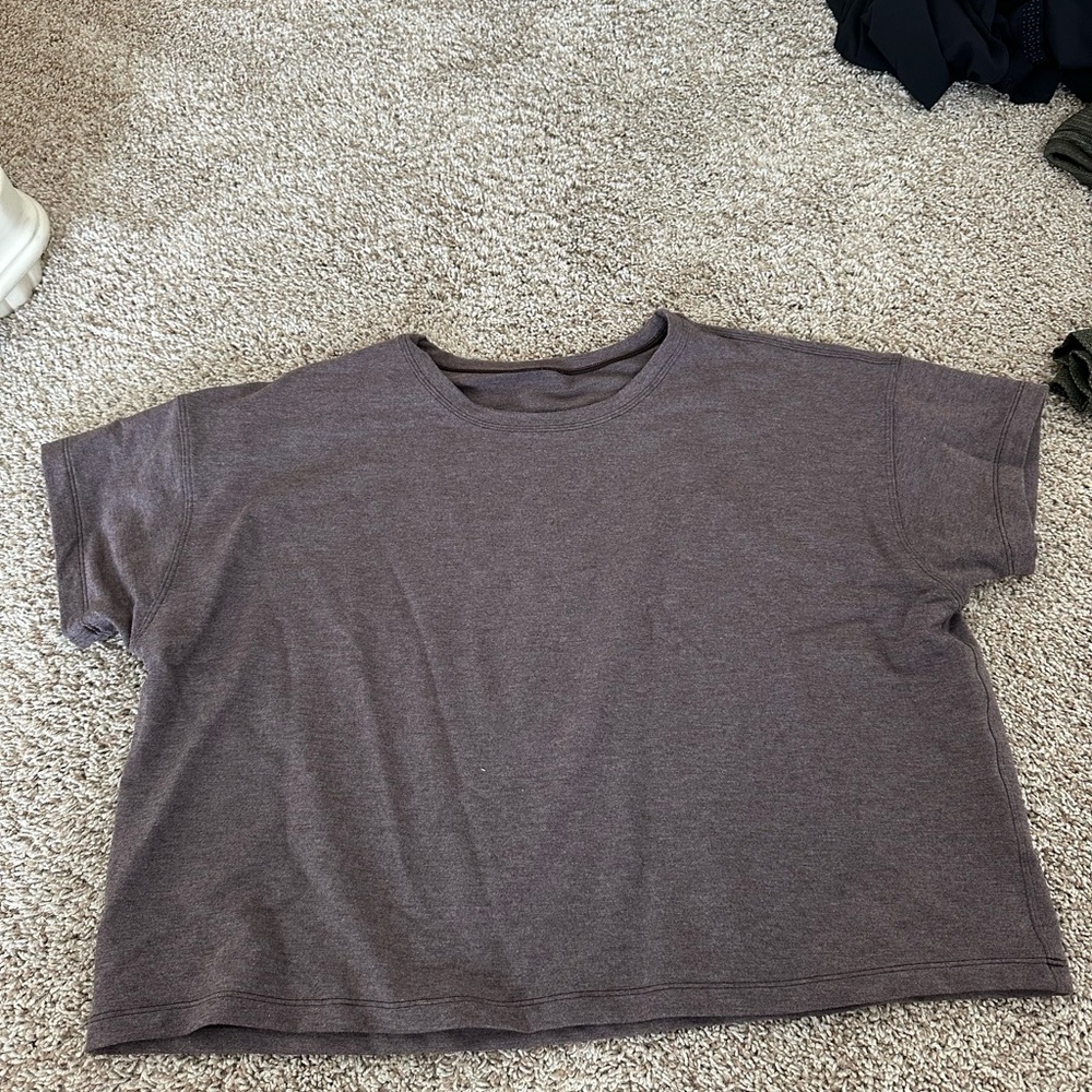 Lululemon Athletica Heathered Gray Cropped Tee